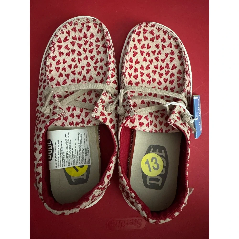 Hey Dude Wendy Youth Love, Tan Red Heart Canvas Slip On, Kids Size 13 40105-265